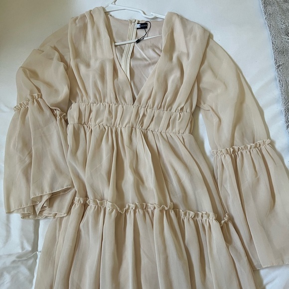 Tan flowy chiffon dress - Picture 2 of 2